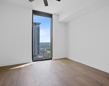 84 East Ave - Photo Thumbnail 9
