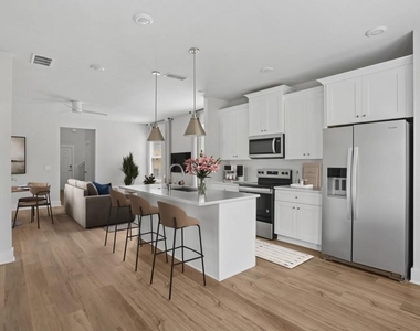 1575 Cedars Road Se - Photo Thumbnail 11