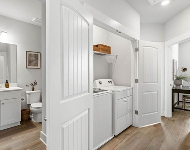 1575 Cedars Road Se - Photo Thumbnail 13
