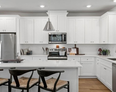 1575 Cedars Road Se - Photo Thumbnail 14