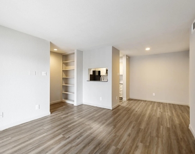 8701 Town Park Drive - Photo Thumbnail 9