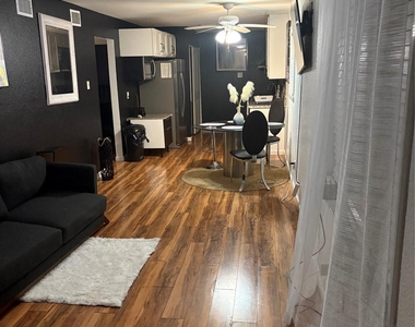 2201 Nettleton - Photo Thumbnail 2