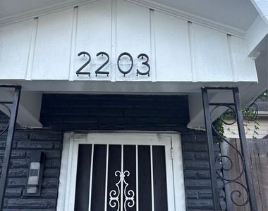 2201 Nettleton - Photo Thumbnail 4