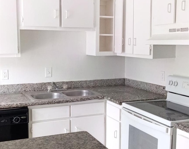 5625 Antoine Drive - Photo Thumbnail 1