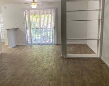 5625 Antoine Drive - Photo Thumbnail 6