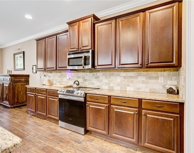 12710 Olde Banyon Boulevard - Photo Thumbnail 10