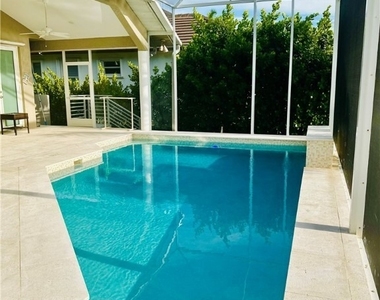 200 Copperfield Court - Photo Thumbnail 4