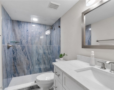 10686 Gulf Shore Drive - Photo Thumbnail 9
