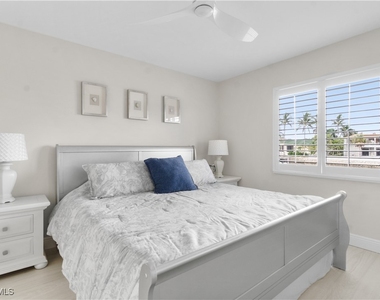 10686 Gulf Shore Drive - Photo Thumbnail 6