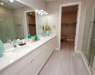 251 Indies Drive E - Photo Thumbnail 33