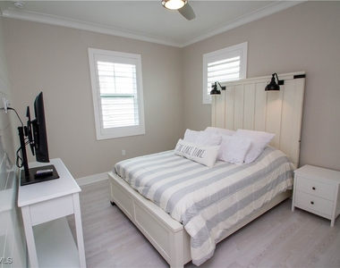 251 Indies Drive E - Photo Thumbnail 14