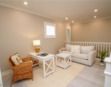 251 Indies Drive E - Photo Thumbnail 4