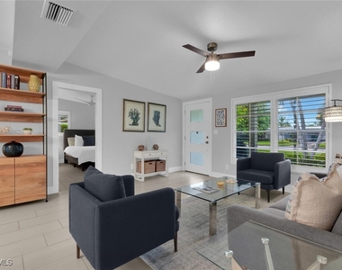 2048 Harbor Lane - Photo Thumbnail 3
