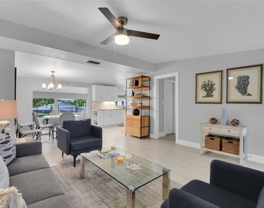 2048 Harbor Lane - Photo Thumbnail 2