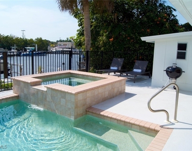 2048 Harbor Lane - Photo Thumbnail 18