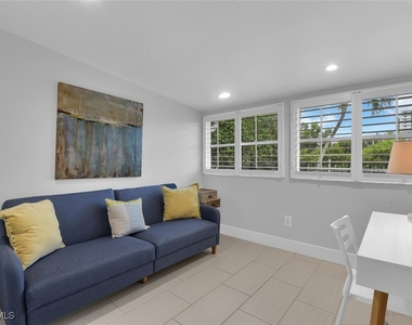 2048 Harbor Lane - Photo Thumbnail 16