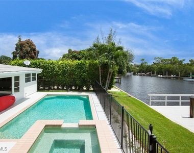 2048 Harbor Lane - Photo Thumbnail 17