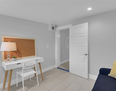2048 Harbor Lane - Photo Thumbnail 31