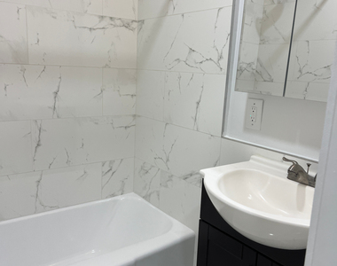 West 34th Street - Photo Thumbnail 7