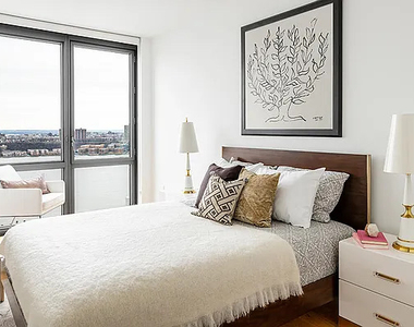 606 West 57th Street - Photo Thumbnail 4
