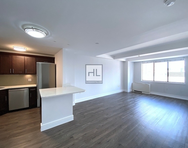 East 91st Street - Photo Thumbnail 2