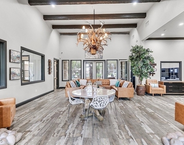 555 E Silverado Ranch Boulevard - Photo Thumbnail 26