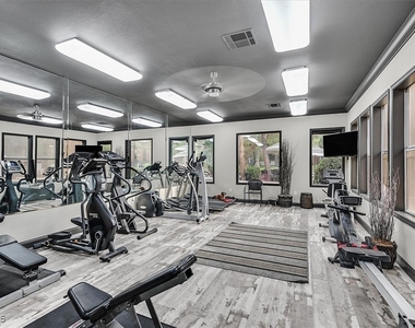 555 E Silverado Ranch Boulevard - Photo Thumbnail 29
