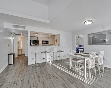 555 E Silverado Ranch Boulevard - Photo Thumbnail 5