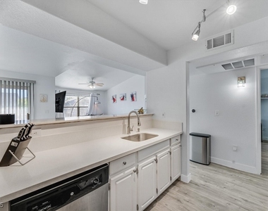 555 E Silverado Ranch Boulevard - Photo Thumbnail 11