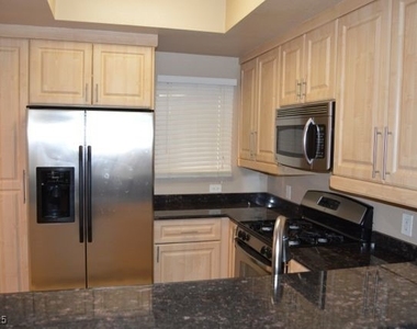 260 E Flamingo Road - Photo Thumbnail 3