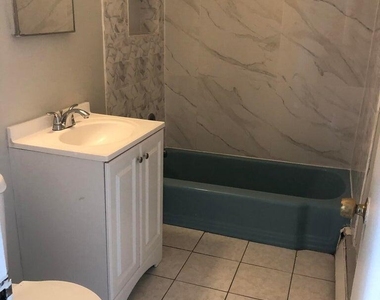 735 Greens Avenue - Photo Thumbnail 5
