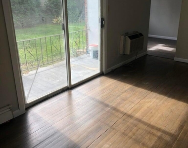 735 Greens Avenue - Photo Thumbnail 2