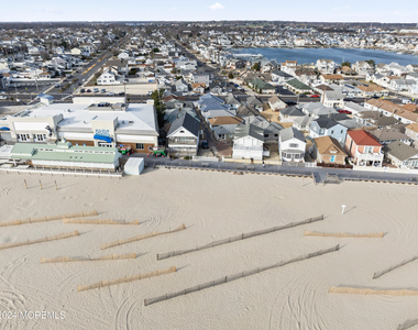 255 Boardwalk - Photo Thumbnail 32