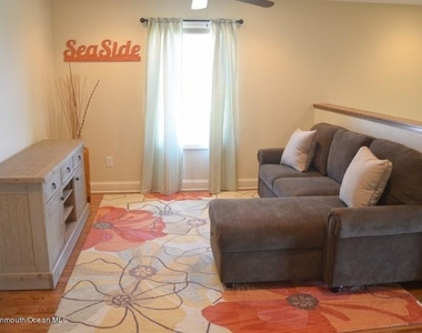 23 Parkway - Photo Thumbnail 19