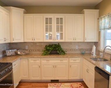 23 Parkway - Photo Thumbnail 12