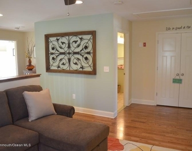 23 Parkway - Photo Thumbnail 18