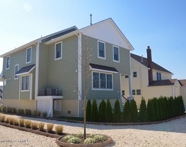 23 Parkway - Photo Thumbnail 2