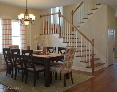 23 Parkway - Photo Thumbnail 9