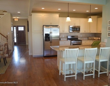 23 Parkway - Photo Thumbnail 10