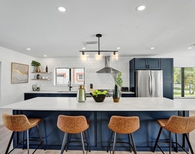 5501 Ne 18th Terrace - Photo Thumbnail 13