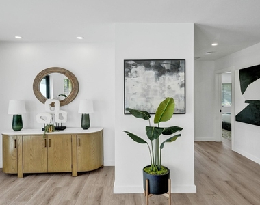 5501 Ne 18th Terrace - Photo Thumbnail 23