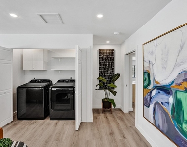 5501 Ne 18th Terrace - Photo Thumbnail 24