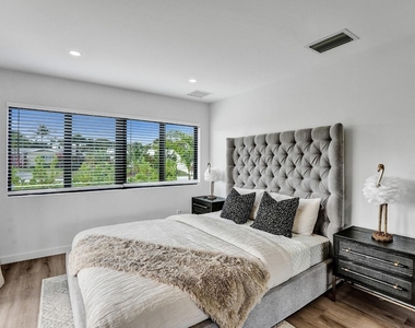 5501 Ne 18th Terrace - Photo Thumbnail 5