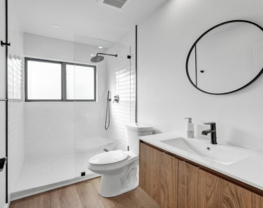 5501 Ne 18th Terrace - Photo Thumbnail 19