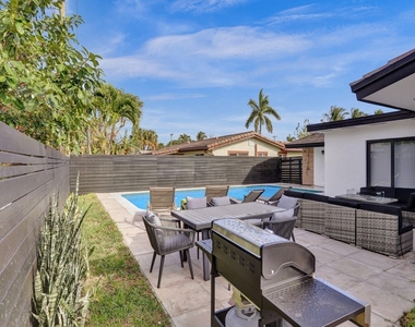 5501 Ne 18th Terrace - Photo Thumbnail 54
