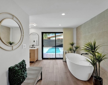 5501 Ne 18th Terrace - Photo Thumbnail 34