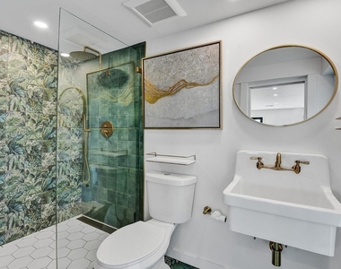 5501 Ne 18th Terrace - Photo Thumbnail 11