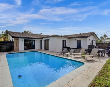 5501 Ne 18th Terrace - Photo Thumbnail 4