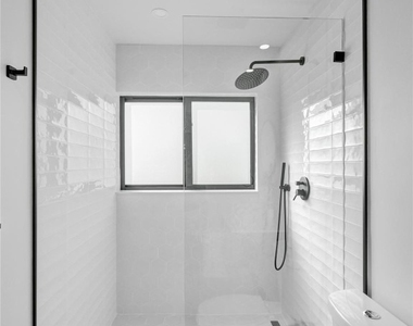 5501 Ne 18th Terrace - Photo Thumbnail 14