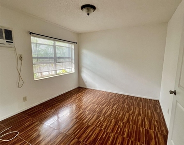 2918 N Ocean Blvd - Photo Thumbnail 2
